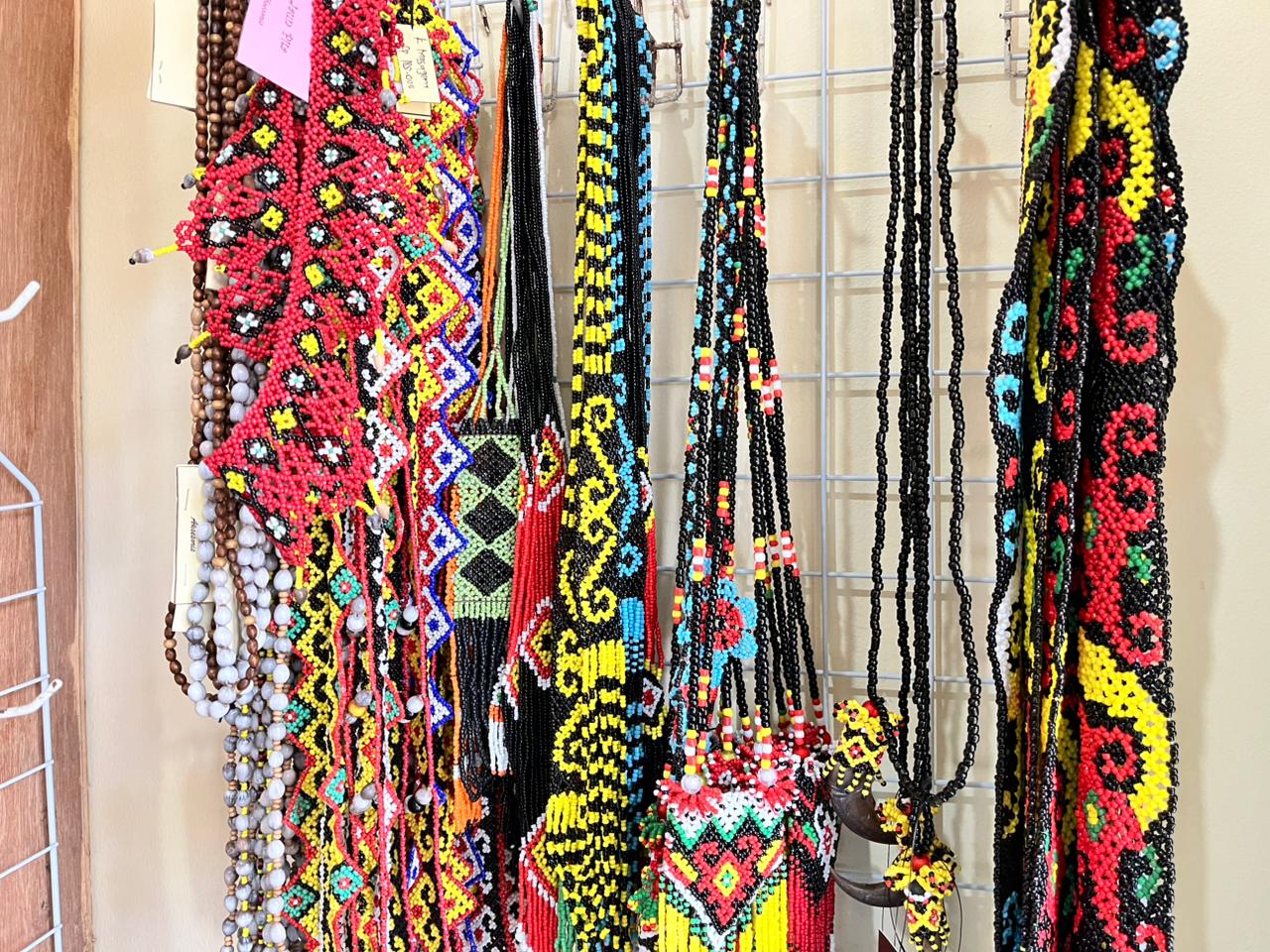 Kalung Manik Motif Kalimantan Timur