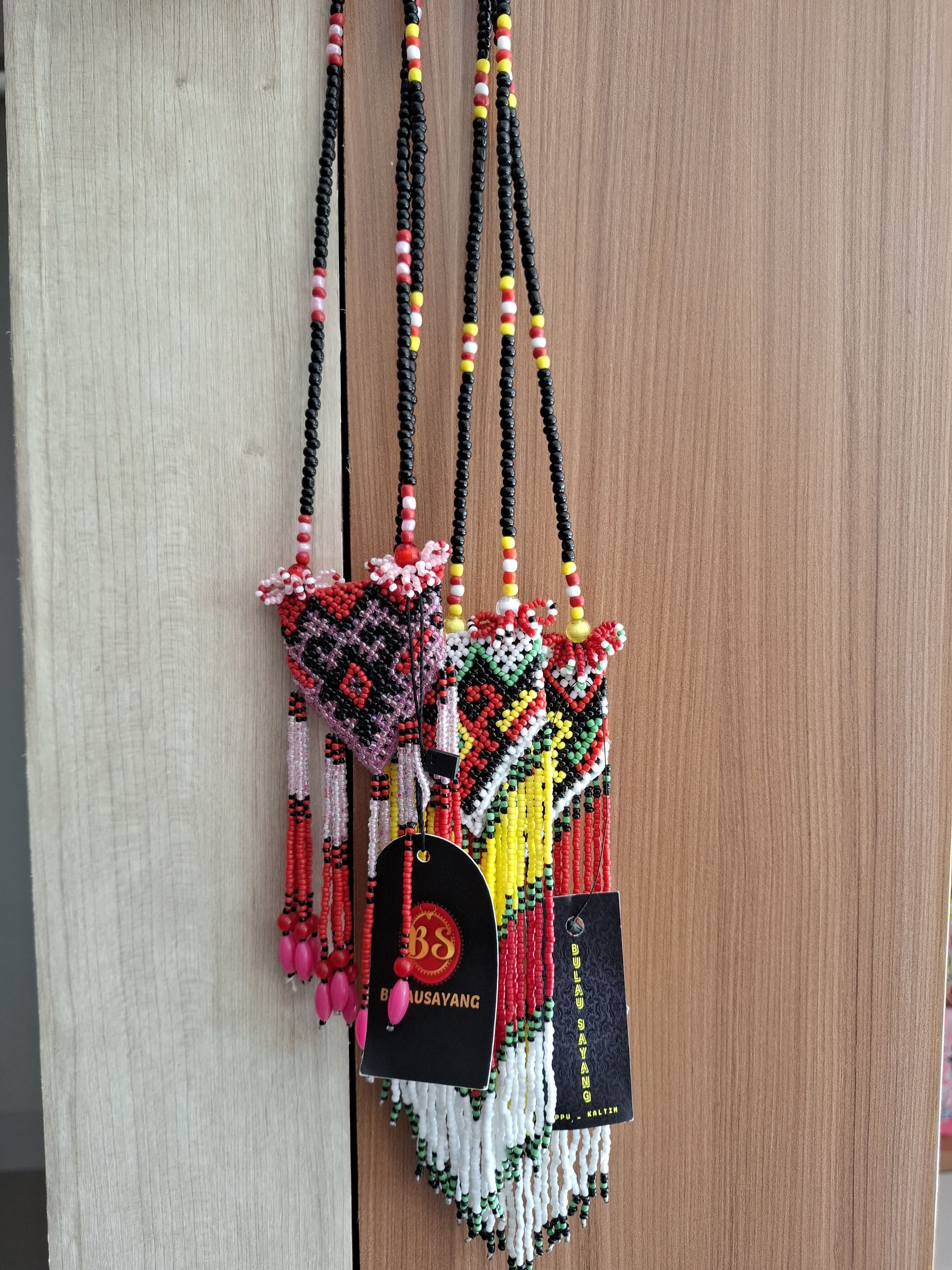 Kalung Manik Motif Kalimantan Timur